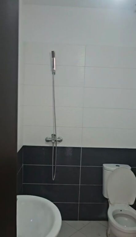 Apartament 1+1 ne zonen e Laprakes mbrapa Spitalit Universitar i Traumës ID 5706