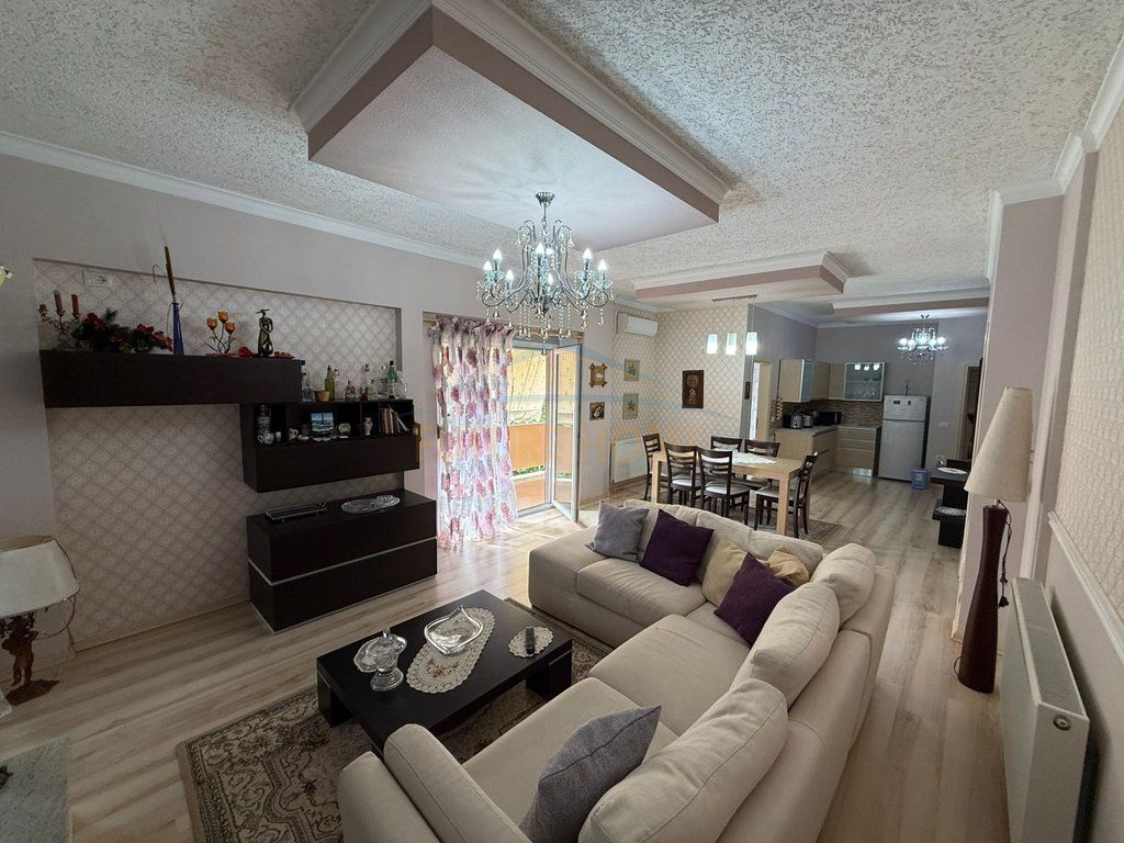 Shitet, Apartament 3+1+2, Tushemisht, Pogradec
