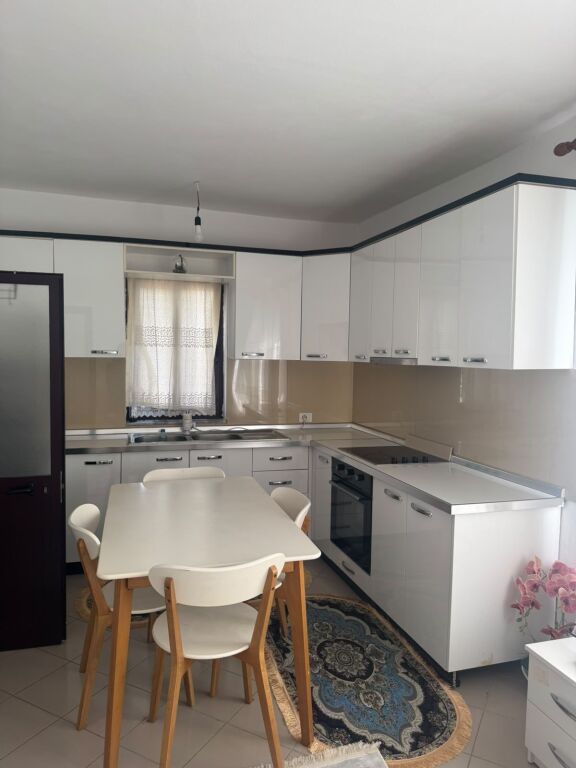 Casa in Affitto 1+1 - Rotonda di Shkoze, Tirana
