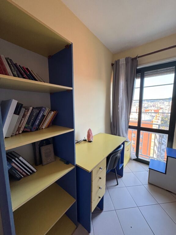 🏠 Jepet me qira apartament 3+1 përballë Deliorgjit.