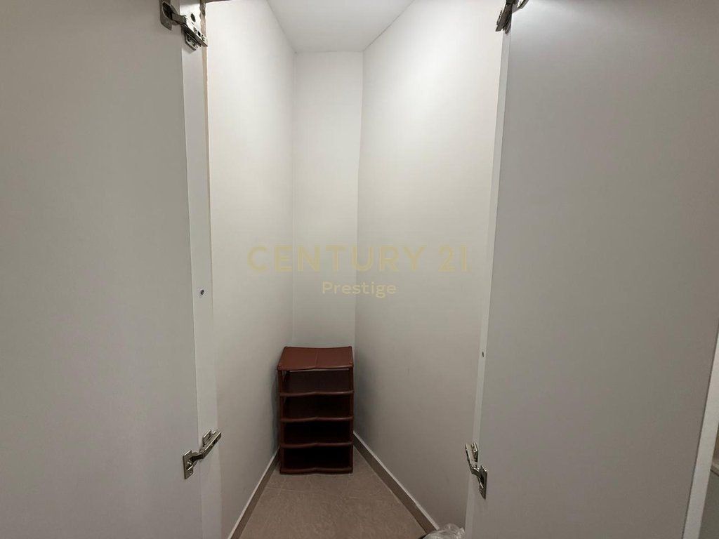 APARTMENT 3+1+2 FOR RENT, KAVAJES STREET!