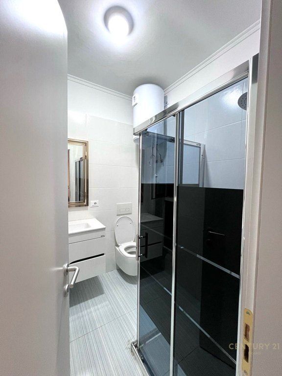 Qera, Apartament 2+1+2, Bulevardi i Ri 870 € /Muaj 80,000 Lekë /Muaj