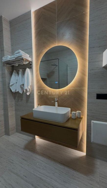 Apartament Luksoz Me Qira në Sheshi Pranvera, Durrës