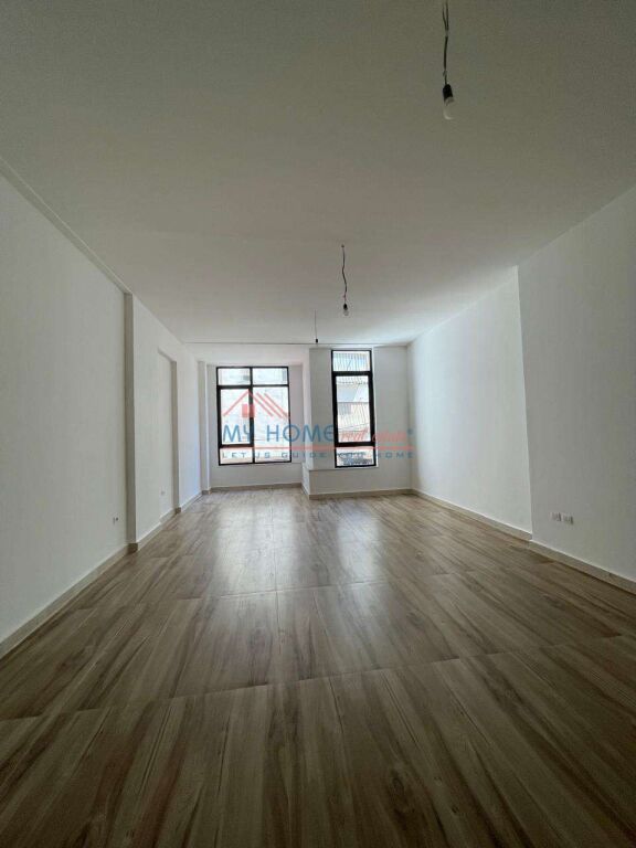 Ambient biznesi me qera Rruga Mine Peza Tirane