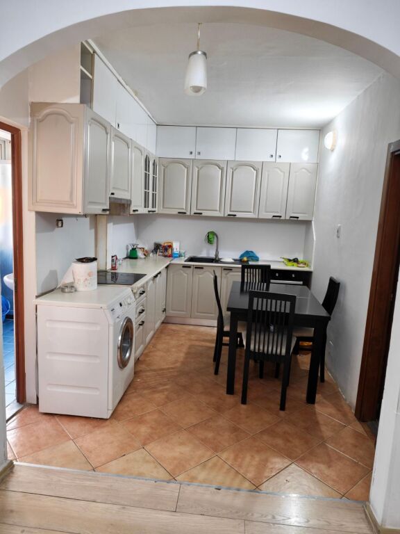Rent | Apartament 1 + 1 | Rruga Irfan Tomini – perball Delijorgjit | 500 €/month
