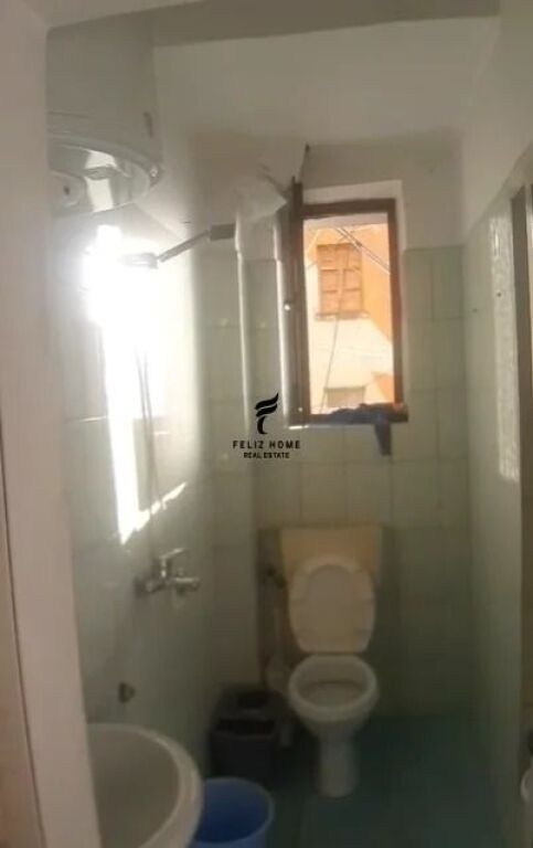 UFFICIO IN AFFITTO 21 M2 21 DICEMBRE 45.000 LEKE  FH-95791