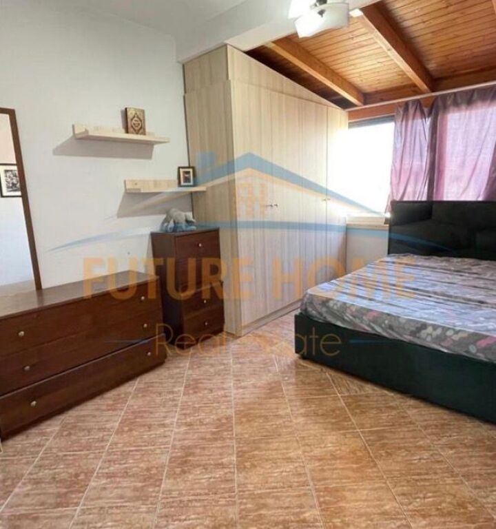 Shitet, Apartament 2+1, Rruga Dritan Hoxha, Tiranë.