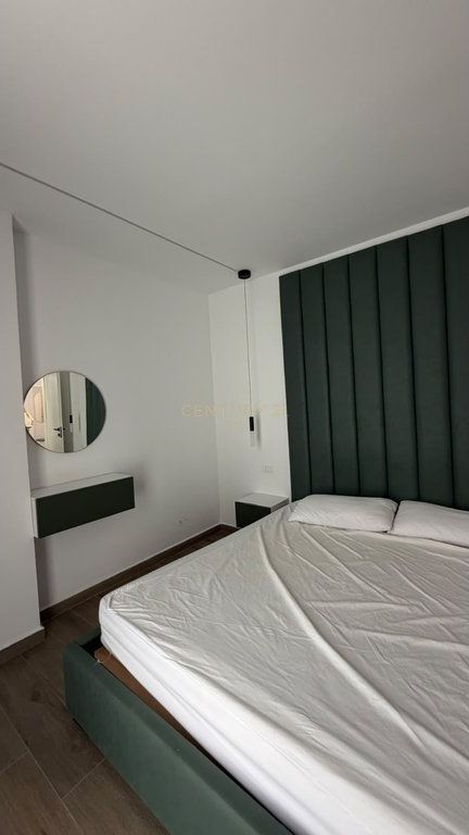 SHITET APARTAMENT 1+1, I MOBILUAR , MALI ROBIT !