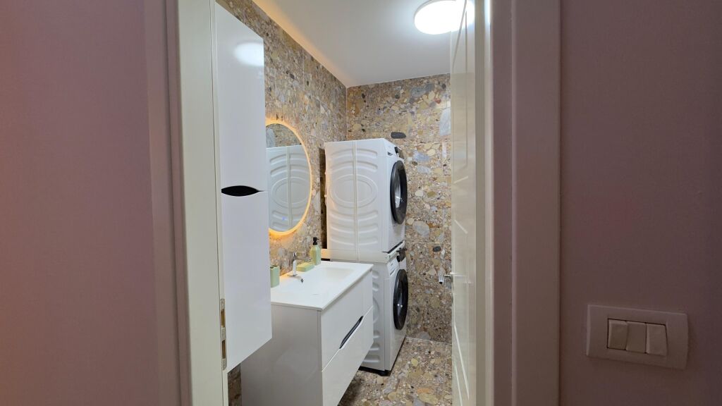 🏢Lago Artificiale, vicino al Complesso Aquadrom, affittasi appartamento 2+1+2, arredato.:  90,000Leke  