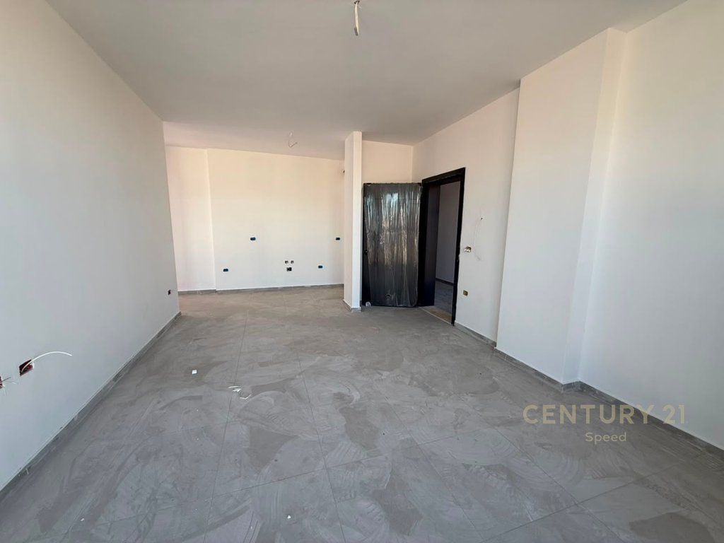 Shitet apartament 1+1+verande te Siri Kodra