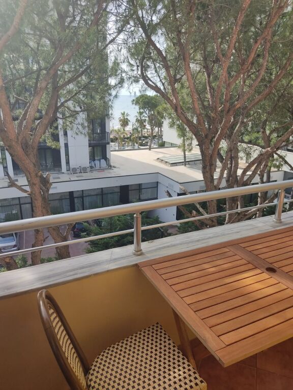 Shitet apartament 1+1 në Mali i Robit