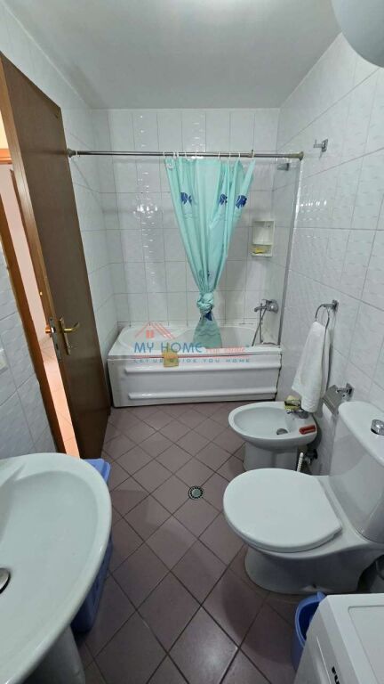 Apartament 2+1+2 ne shitje tek Rruga e Barrikadave ne Tirane