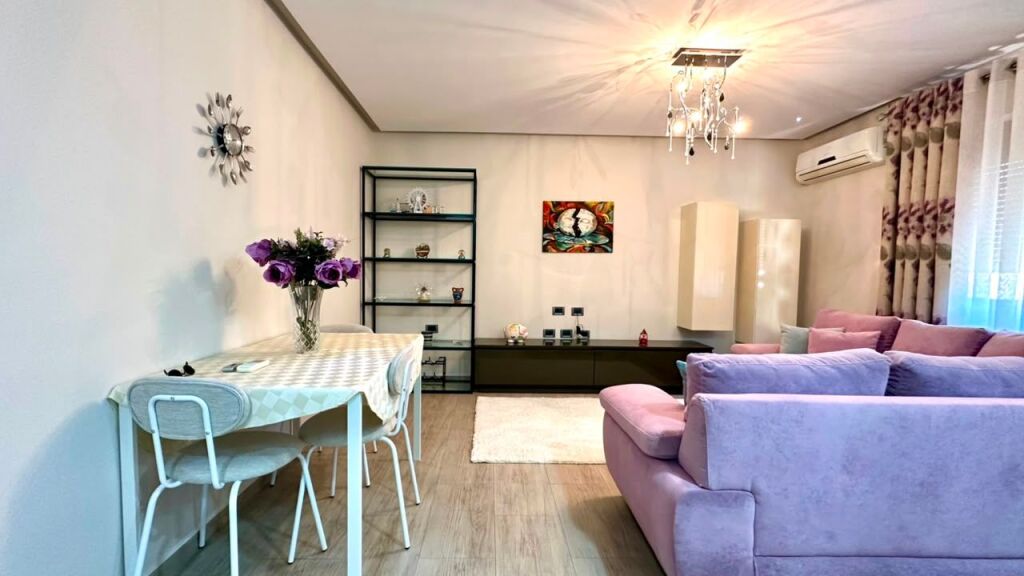 Comfortable 2+1 apartment for rent at 21 Dhjetori!