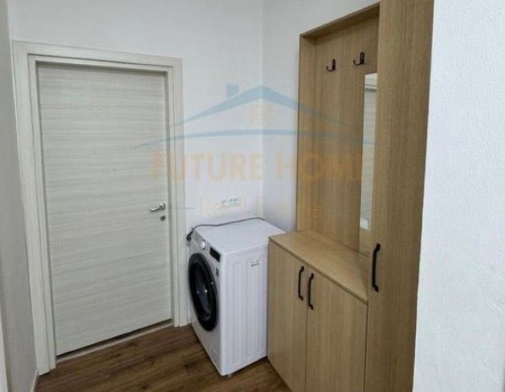 In vendita, Appartamento 1+1, Complesso E-88, Laprakë