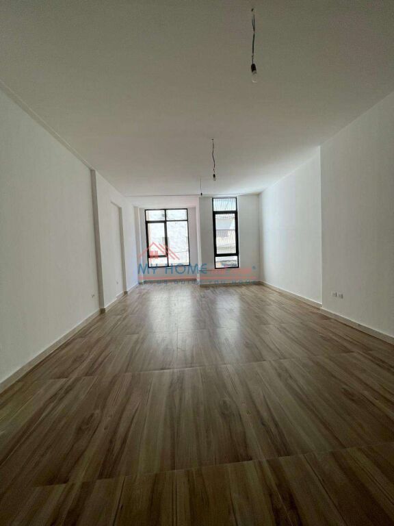 Ambient biznesi me qera Rruga Mine Peza Tirane