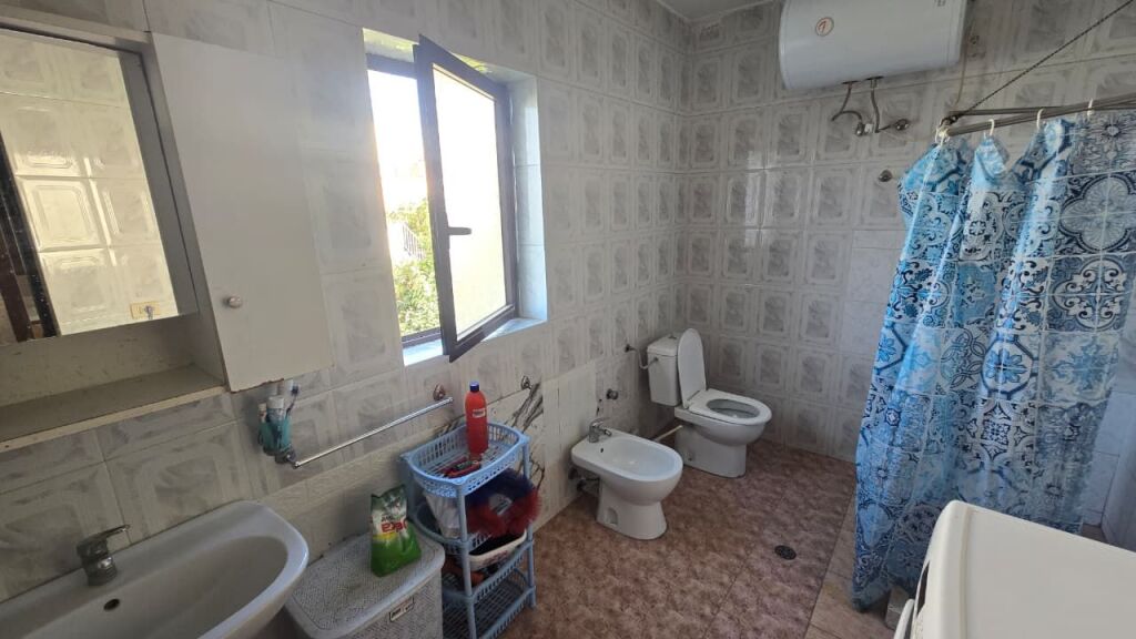 Apartament 2+1 në Vilë – Te Ish-Parku i Autobusave