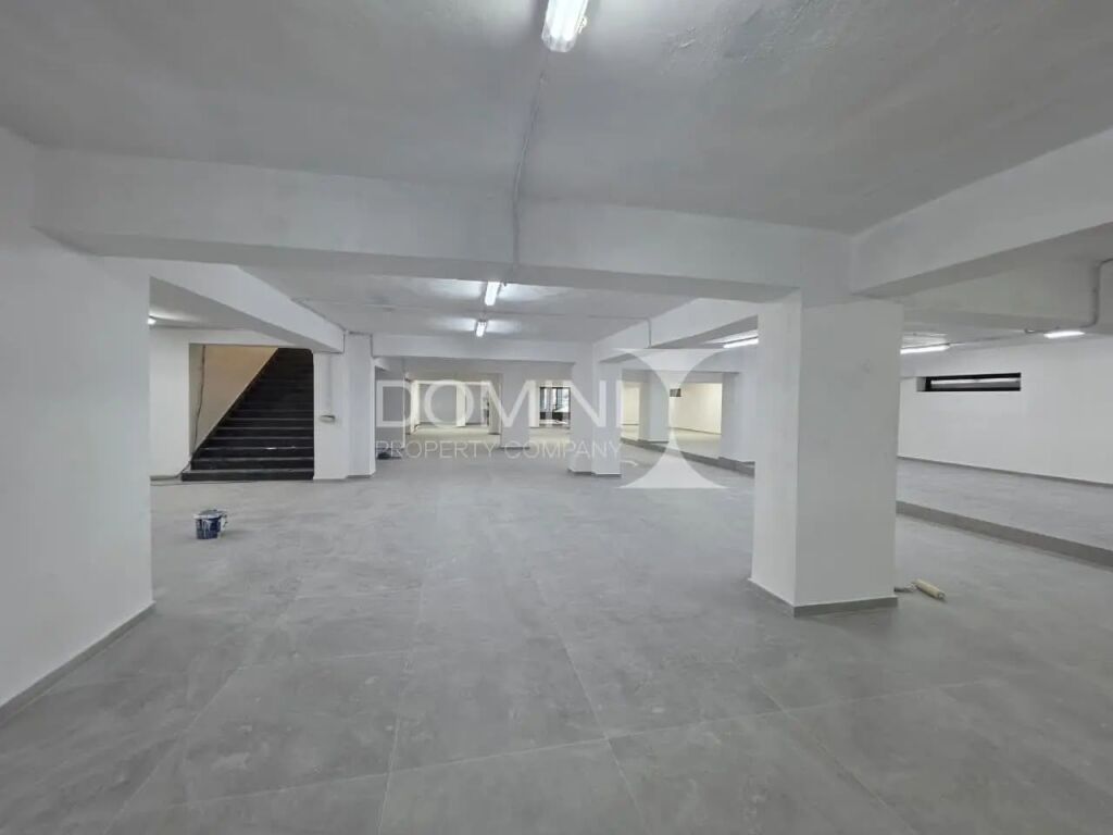 Locale in affitto, Via Dritan Hoxha !