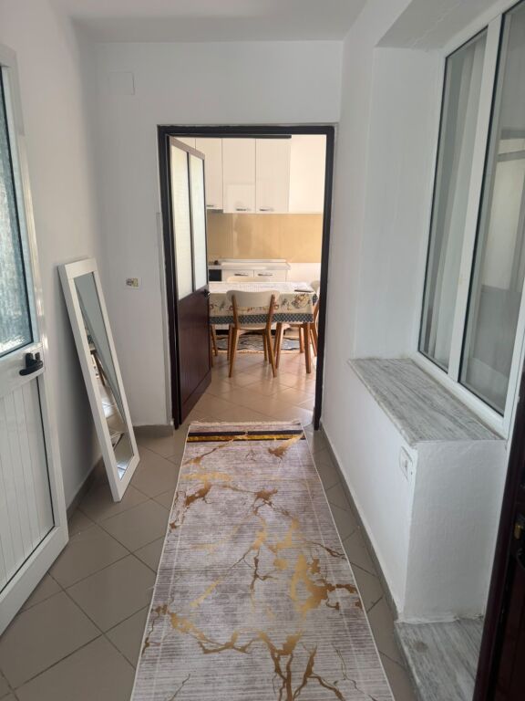 Casa in Affitto 1+1 - Rotonda di Shkoze, Tirana