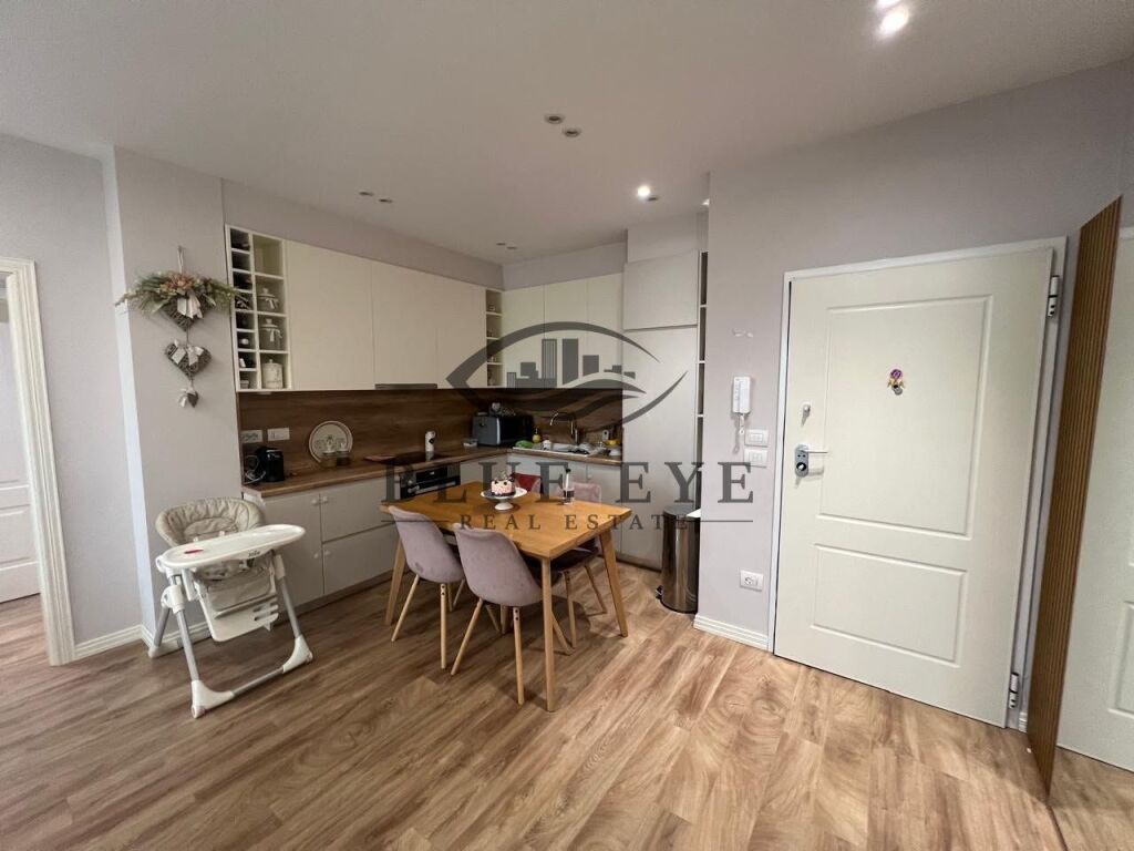 Apartament 2+1 Me Qira në Shkëmbi i Kavajës, Durrës.