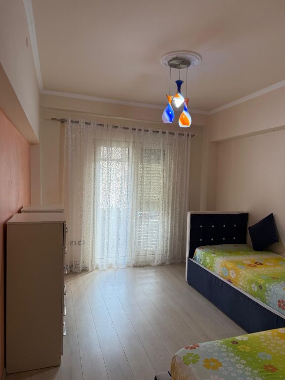 Apartament 2+1 Durres zona e ujesjellesit