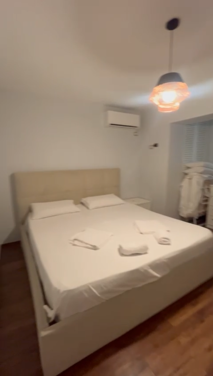 Apartament 2+1, Stadiumi Dinamo!