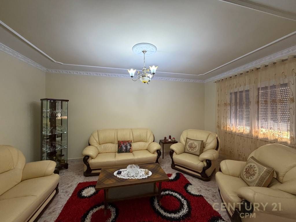 APARTAMENT 3+1+POST PARKIMI ME QIRA NË RR. ALI VISHA!