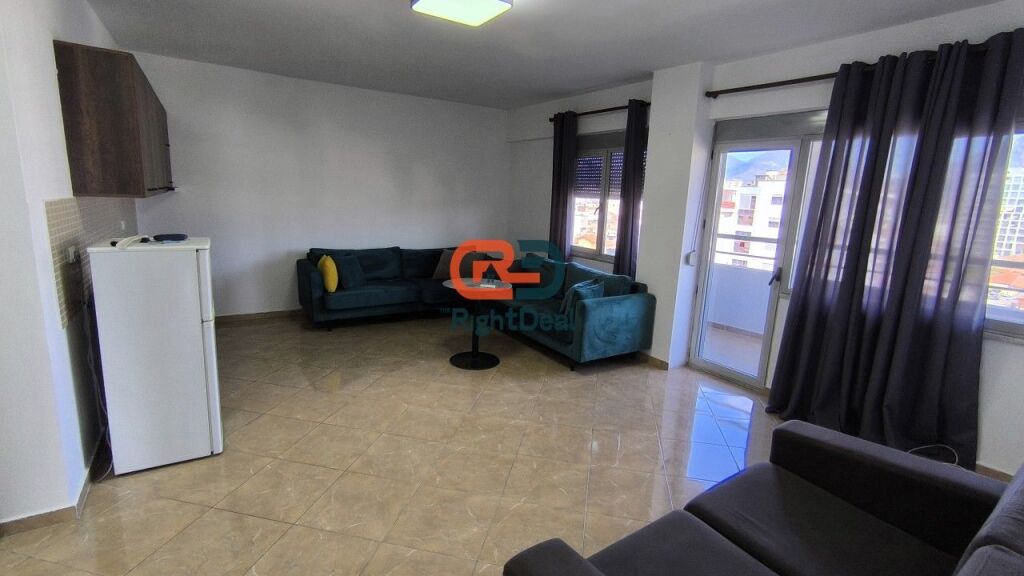 Tek Kompleksi Halili, Jepet Me Qira, Apartament 2+1+2 Me Hapesira Te Bollshme !!!