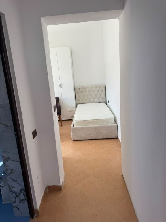 GARSONIERE 30,000 LEKE RRUGA E ELBASANIT