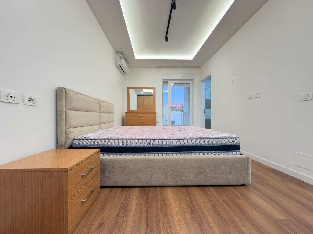 Jepet apartament me qera 2+1+2 te Magneti