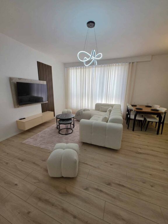 Super apartment for rent at Bulevardi i Ri