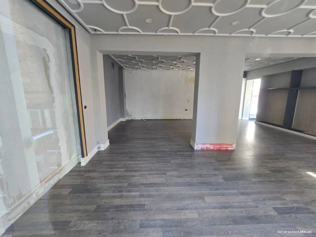 Dyqan Me Qera Ne Bllok (ID BD21955) Tirane