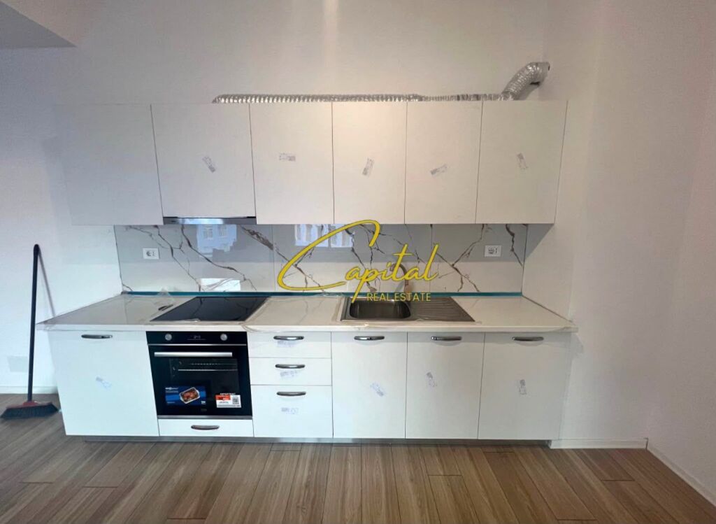 APARTAMENT ME QIRA 2+1 ALI DEMI 40.000 LEKE