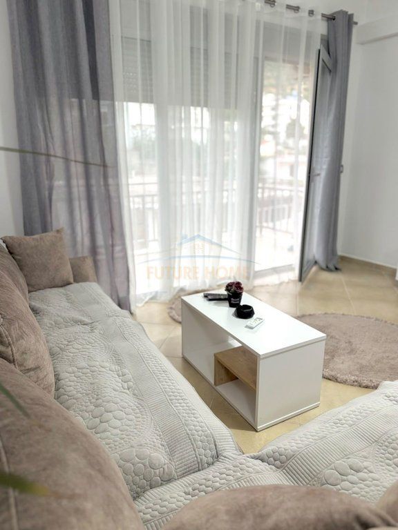 Qera, Apartament 2+1, Tek Rezidenca Odeon,Vlore 660 €    60,000 Lekë