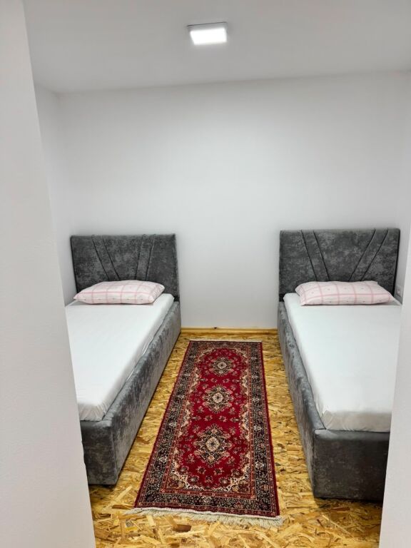 JEPET ME QERA APARTAMENT 2+1 DUPLEX PRANE BONITA LUXURY, GOLEM