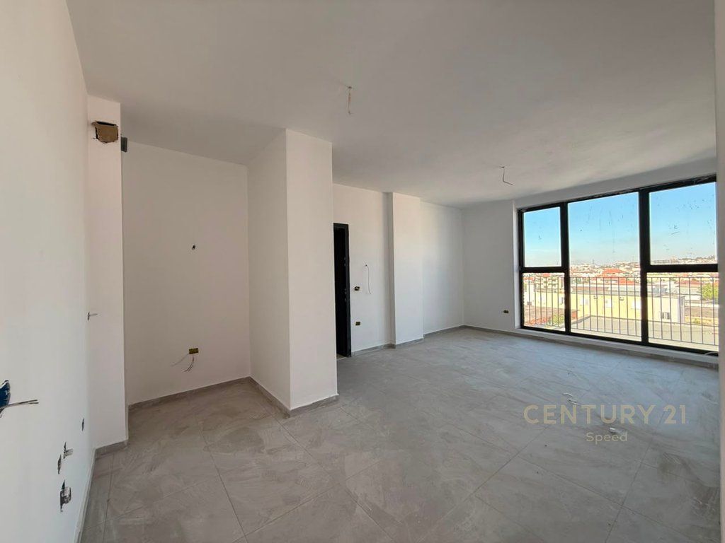 Shitet apartament 1+1+verande te Siri Kodra