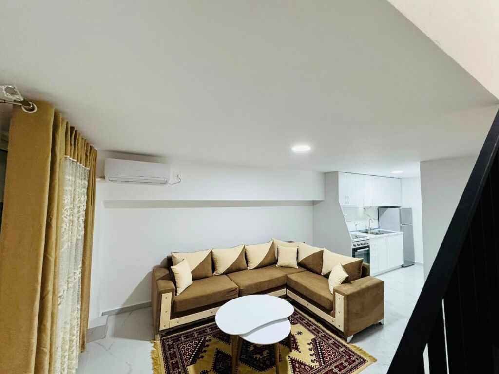 JEPET ME QERA APARTAMENT 1+1 DUPLEX PRANE BONITA LUXURY, GOLEM.