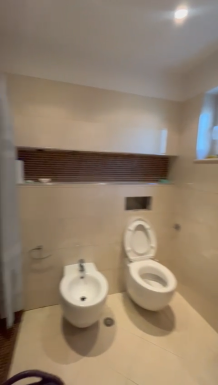 Apartament 2+1, Stadiumi Dinamo!