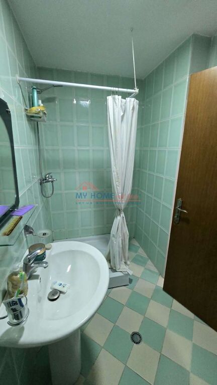 Apartament 2+1+2 ne shitje tek Rruga e Barrikadave ne Tirane