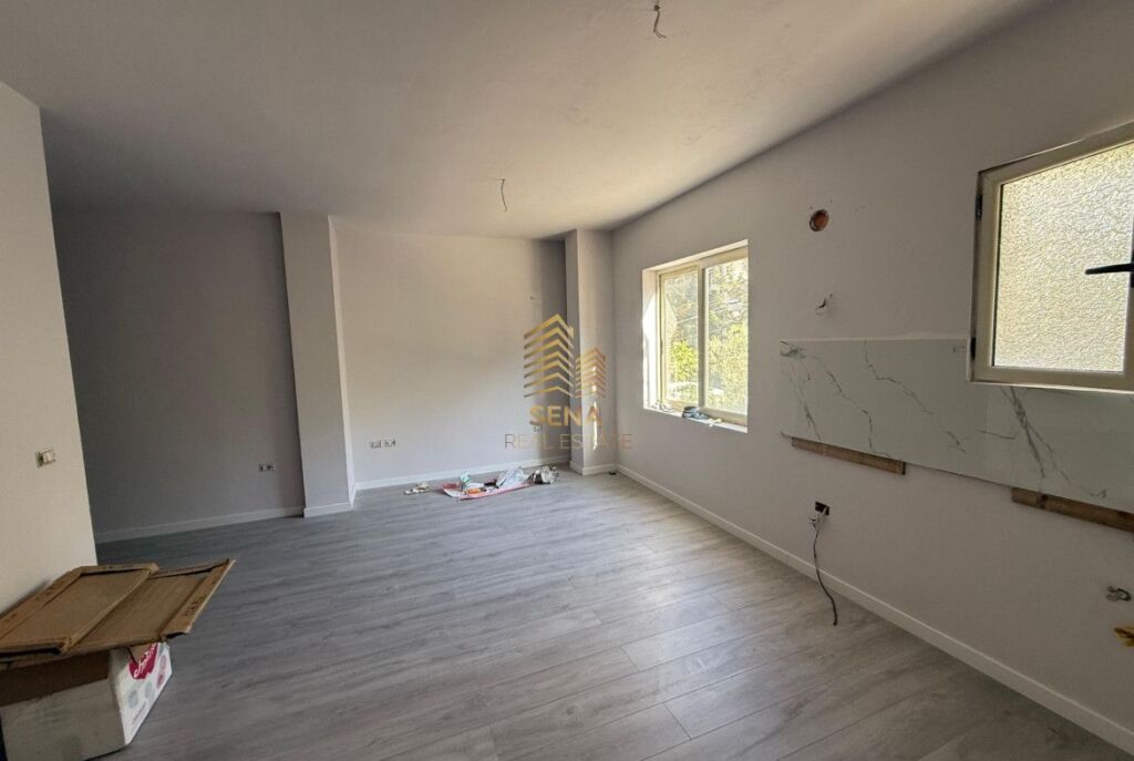 Affitto, Appartamento 2+1+balcone parzialmente arredato, Fresk, 35.000 Lek/mese