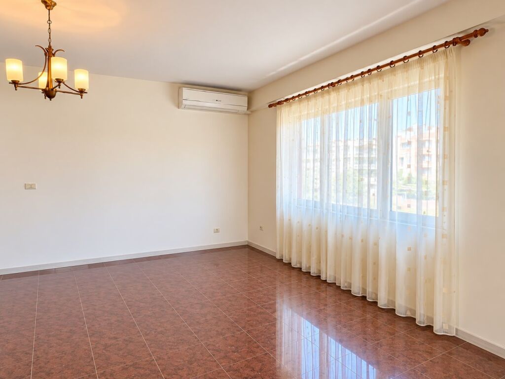 APPARTAMENTO 3+1+2 IN AFFITTO – GARDA VIA DORA DISTRIA