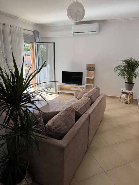 Qera, Apartament 2+1, Tek Rezidenca Odeon,Vlore 660 €    60,000 Lekë