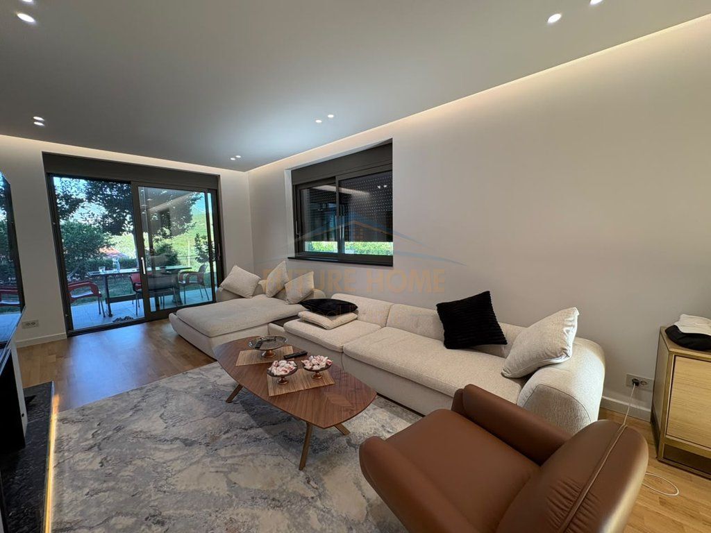For sale, Elite Villa, Berzhitë, Tirana