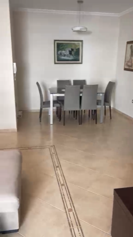 Apartament 2+1, Liceu Artistik!
