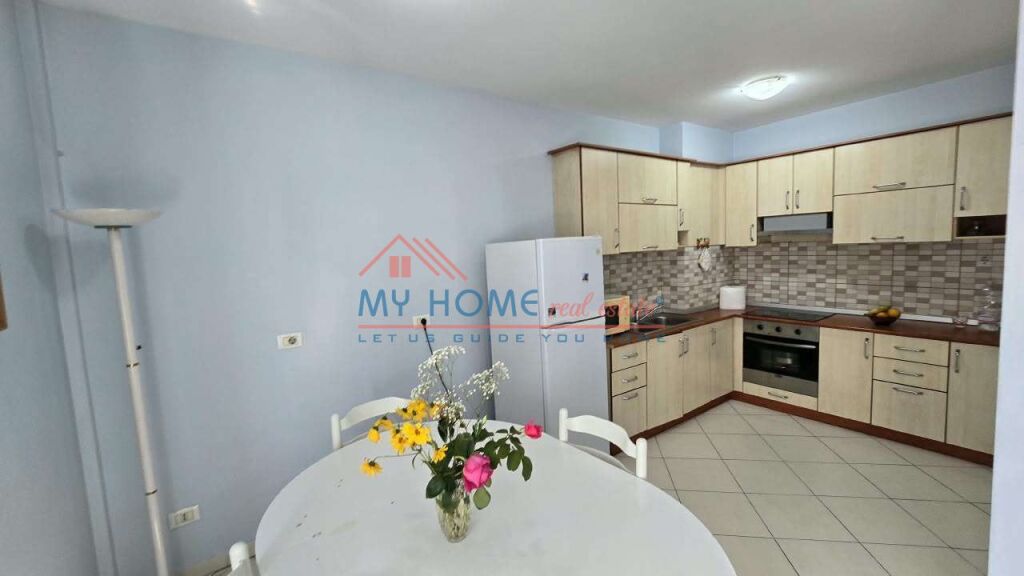 Apartament 2+1+2 ne shitje tek Rruga e Barrikadave ne Tirane