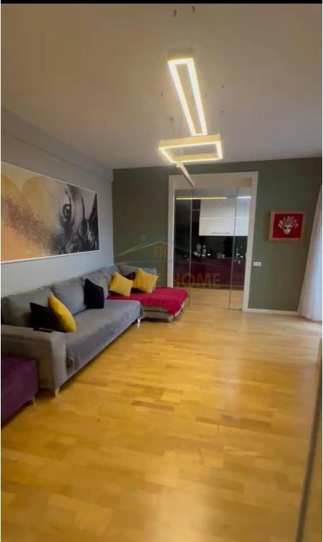 Qera, Apartament 3+1+2, Rruga Mine Peza, Tiranë.
