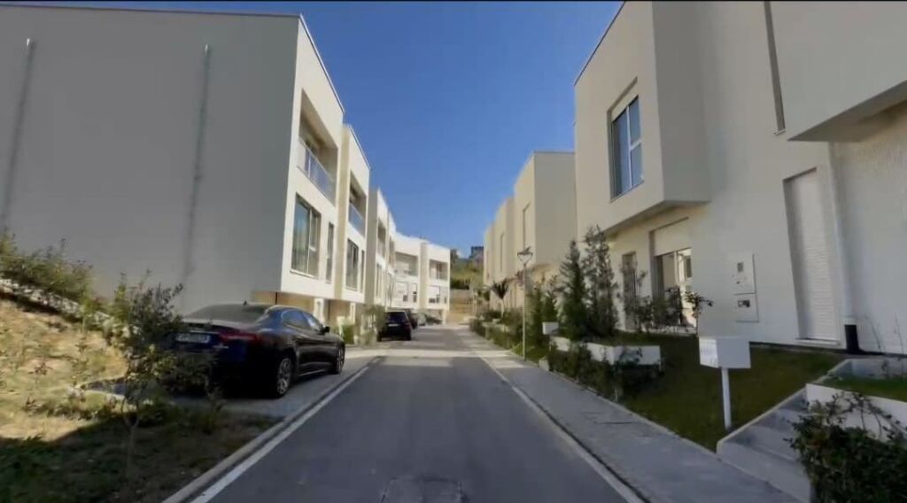 Jepet vile 2-kateshe me qira tek Aba Residence , Sauk ! 150.000 leke neto !