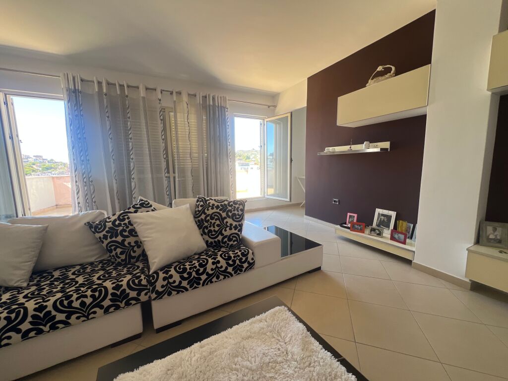 🏡 ATTICO 2+1 con 2 BAGNI + 2 GRANDI VERANDE IN AFFITTO
