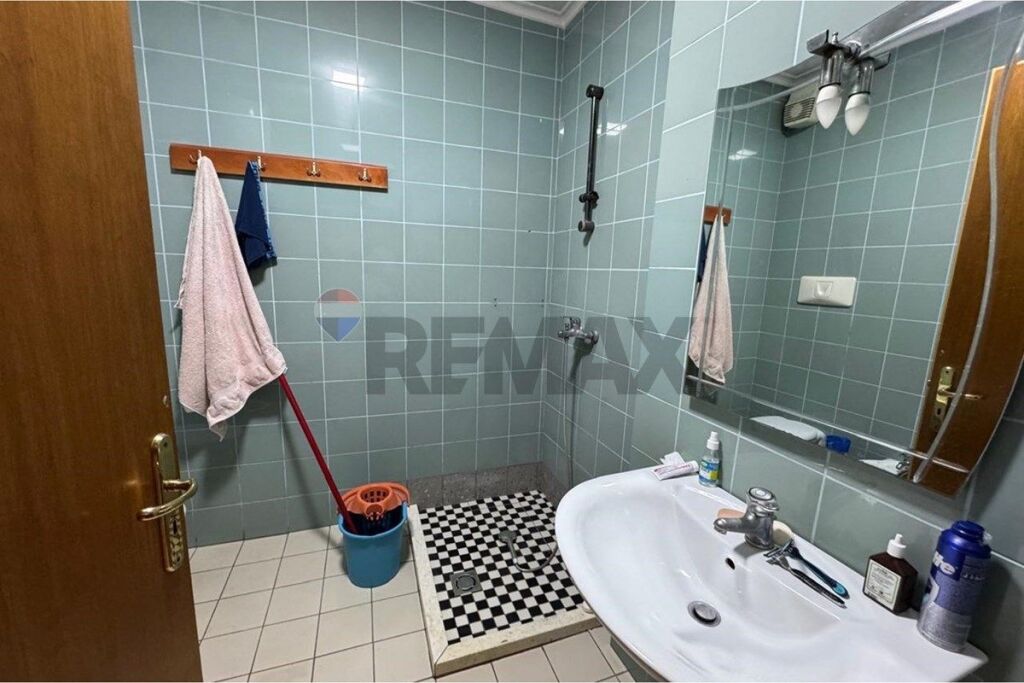 Apartament për shitje – Rruga e Barrikadave