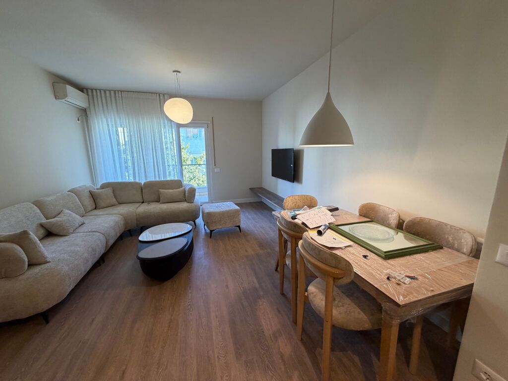 🏡 Appartamento 2+1 in affitto – Lago Artificiale, vicino a Radisson 💶 Prezzo: 80000 leke al mese  