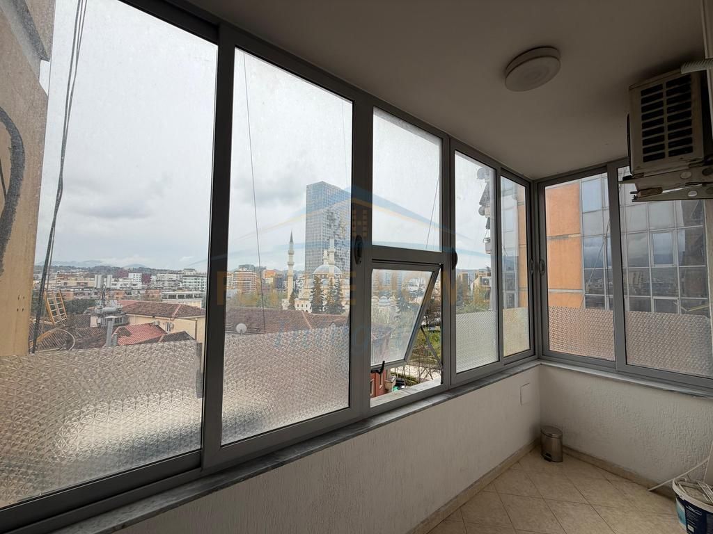 Apartment 2+1+2 for sale in the Center, opposite Toptani